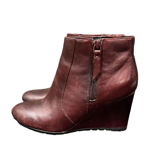 Clarks artisan maroon‎ wedge booties. Size 5 - Picture 5 of 8